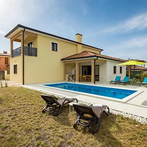 Carneol Ferienhaus Kaldanija